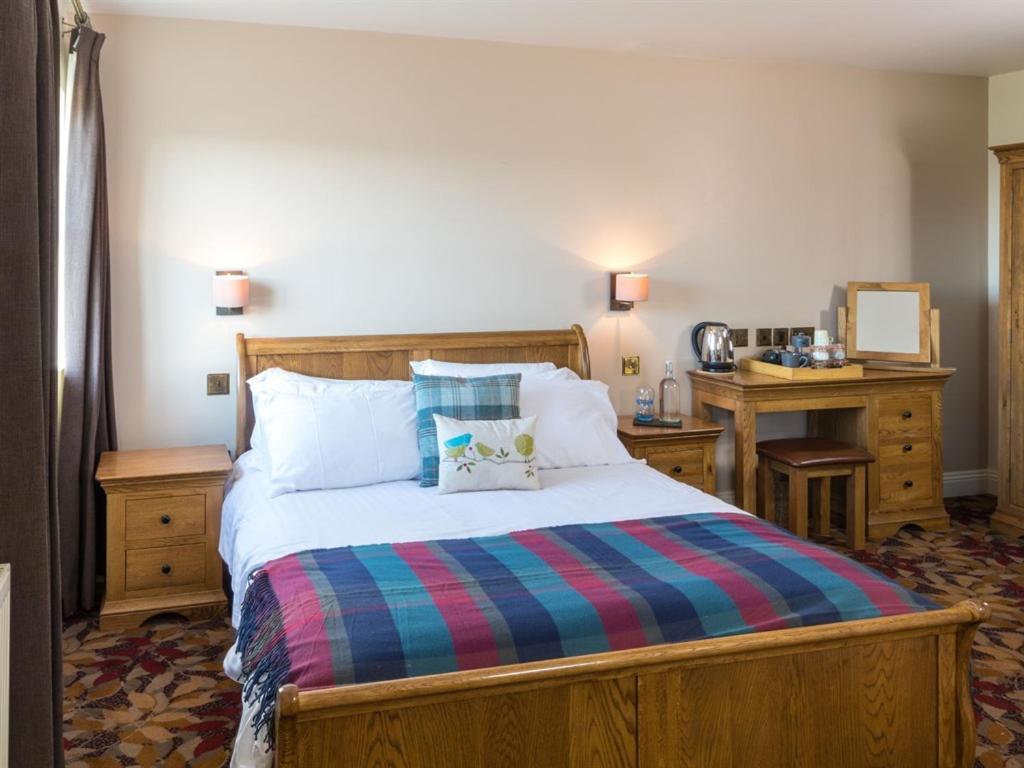 Powerstock Three Horseshoes Inn الغرفة الصورة